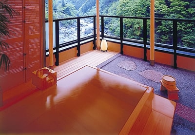 西山温泉 慶雲館